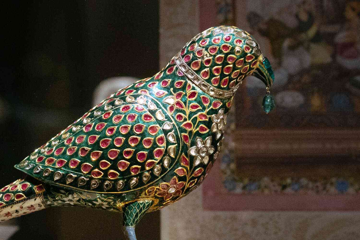 'Beautiful' trove of Emirati royal artifacts donated to Louvre